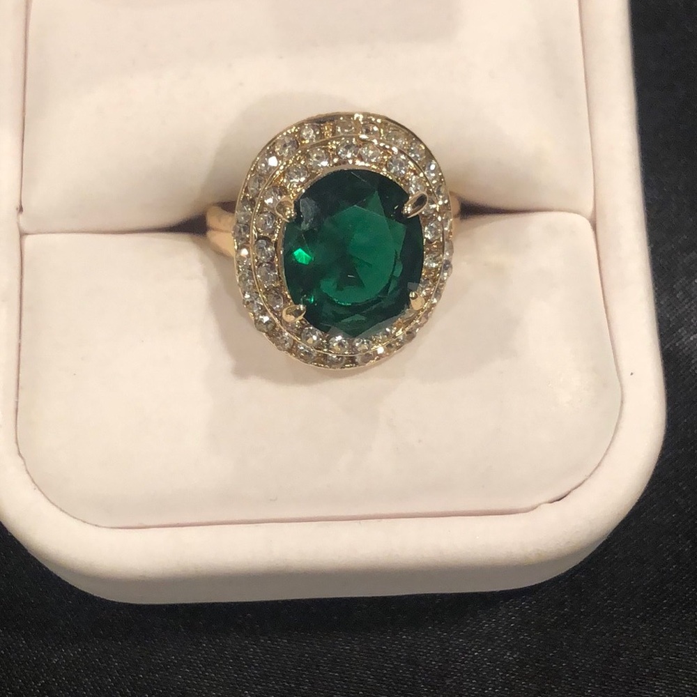 Rhinestone Emerald Stone Colored Ring - image 1